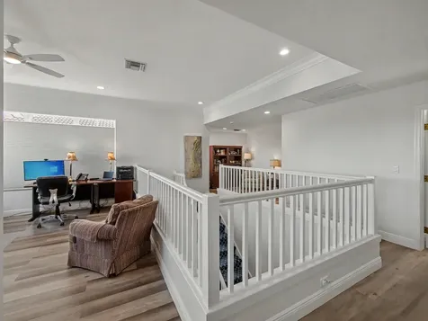 81 Via Verona Palm Beach Gardens FL 33418