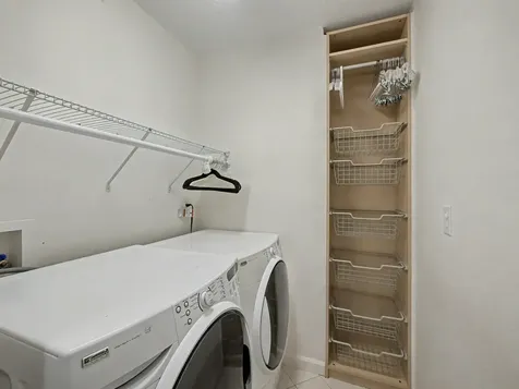 81 Via Verona Palm Beach Gardens FL 33418