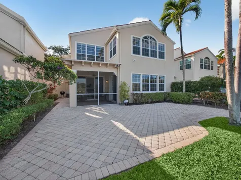 81 Via Verona Palm Beach Gardens FL 33418