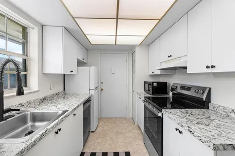 2023 S Seacrest Boulevard Boynton Beach FL 33435