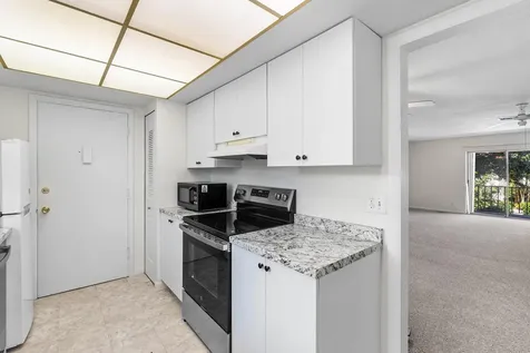 2023 S Seacrest Boulevard Boynton Beach FL 33435