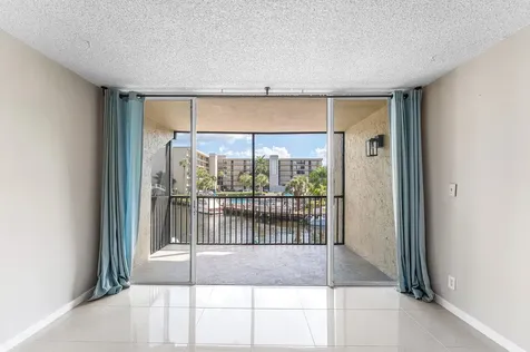 10 Royal Palm Way Boca Raton FL 33432
