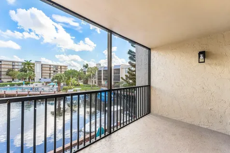 10 Royal Palm Way Boca Raton FL 33432