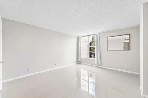 10 Royal Palm Way Boca Raton FL 33432