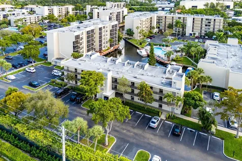 10 Royal Palm Way Boca Raton FL 33432
