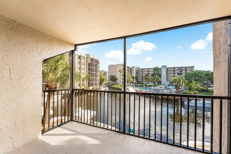 10 Royal Palm Way Boca Raton FL 33432