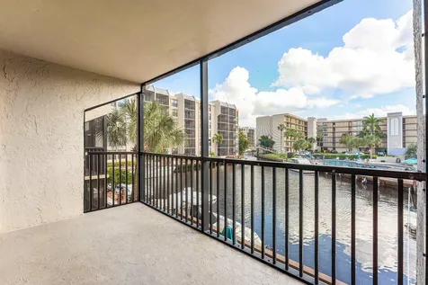 10 Royal Palm Way Boca Raton FL 33432