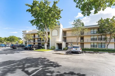 10 Royal Palm Way Boca Raton FL 33432