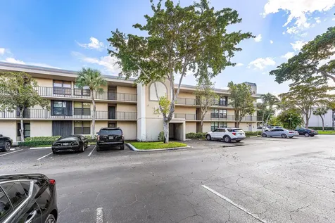 10 Royal Palm Way Boca Raton FL 33432