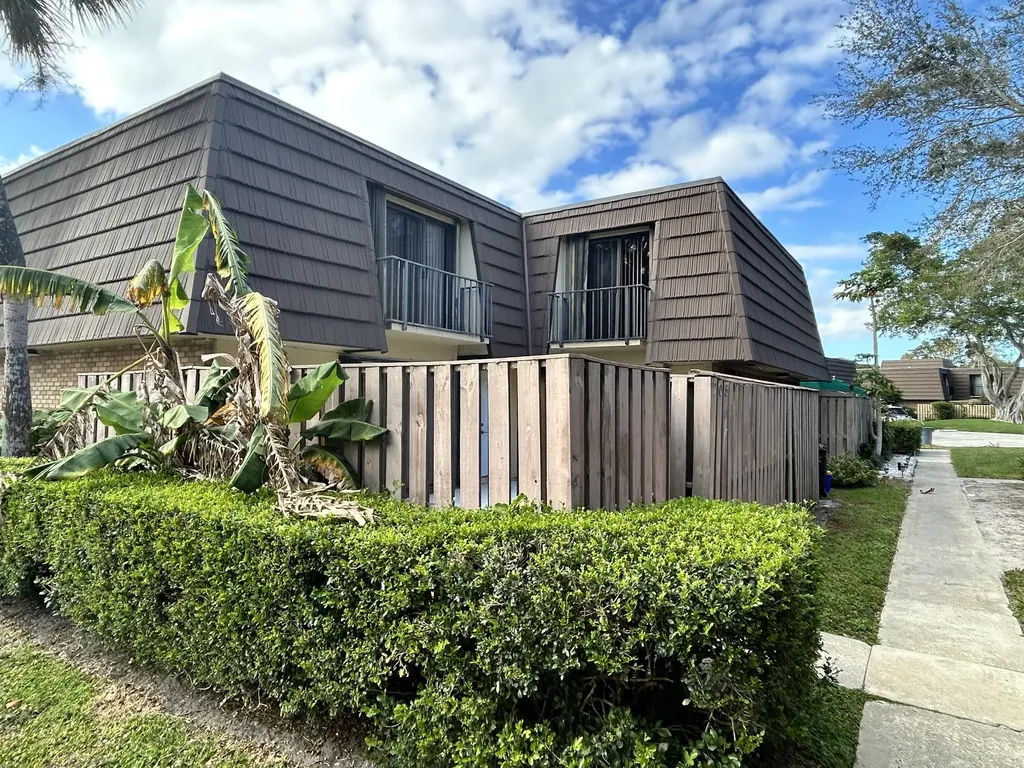 705 7th Court Palm Beach Gardens FL 33410