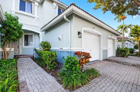 2138 Oakmont Drive Riviera Beach FL 33404