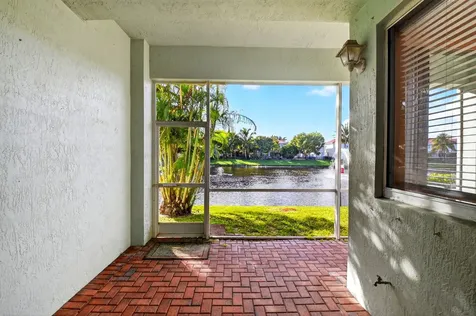 2138 Oakmont Drive Riviera Beach FL 33404