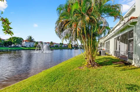 2138 Oakmont Drive Riviera Beach FL 33404