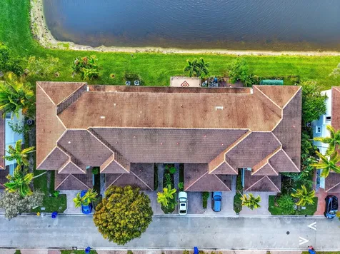 2138 Oakmont Drive Riviera Beach FL 33404