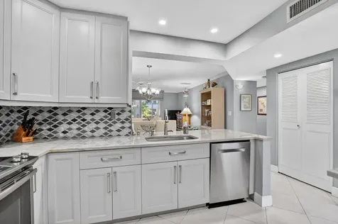 250 Ne 20th Street Boca Raton FL 33431