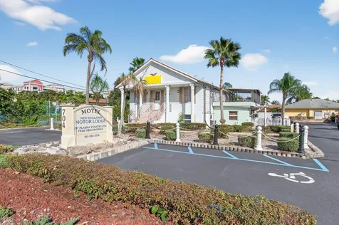 704 N Dixie Highway Lantana FL 33462