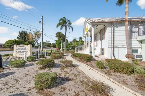 704 N Dixie Highway Lantana FL 33462