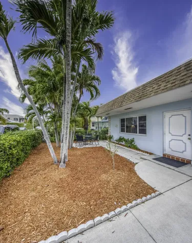 32 Ocean Breeze Lake Worth Beach FL 33460