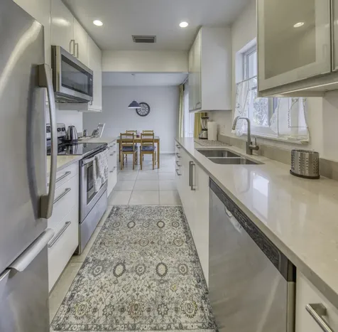 32 Ocean Breeze Lake Worth Beach FL 33460