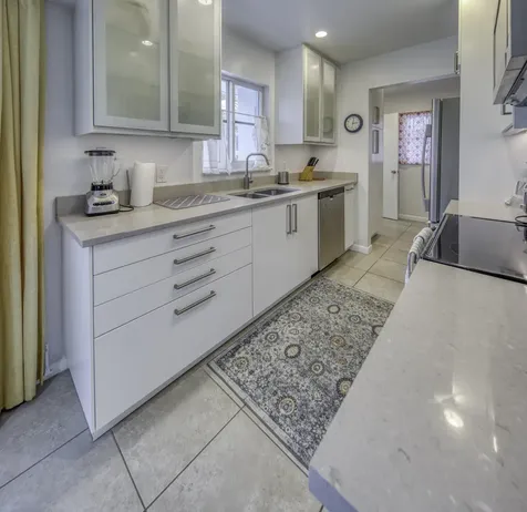 32 Ocean Breeze Lake Worth Beach FL 33460