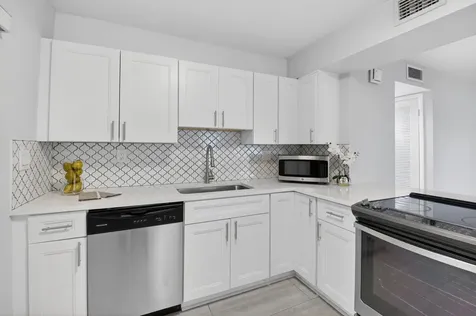 450 Piedmont J Delray Beach FL 33484