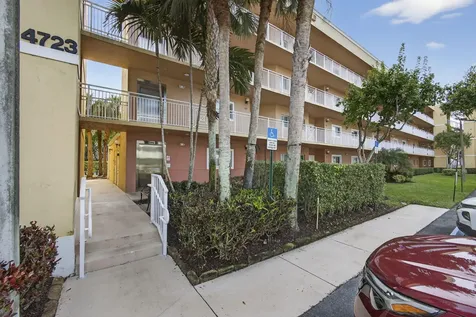 4723 Lucerne Lakes Boulevard Lake Worth FL 33467