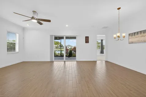 607 Se Mulberry Way Port Saint Lucie FL 34984