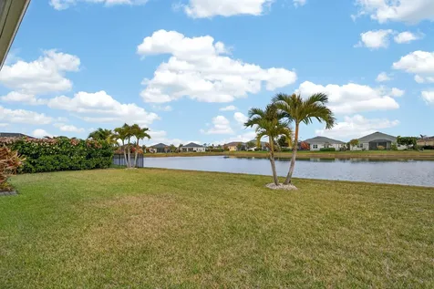 607 Se Mulberry Way Port Saint Lucie FL 34984