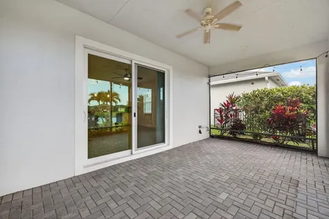 607 Se Mulberry Way Port Saint Lucie FL 34984