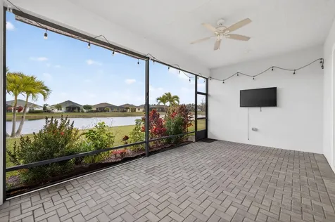607 Se Mulberry Way Port Saint Lucie FL 34984