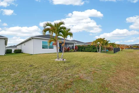 607 Se Mulberry Way Port Saint Lucie FL 34984