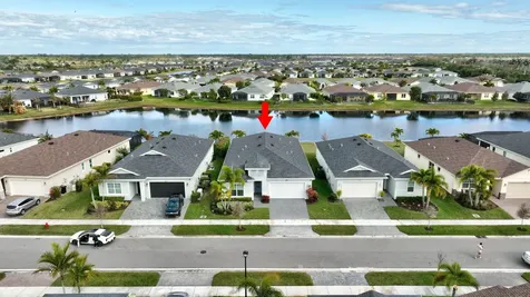 607 Se Mulberry Way Port Saint Lucie FL 34984