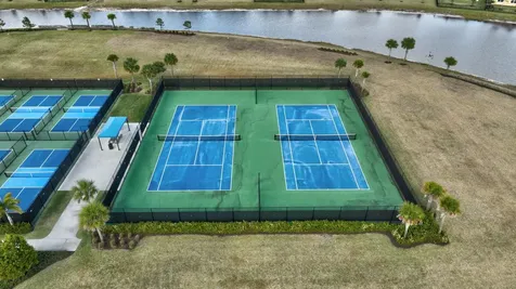 607 Se Mulberry Way Port Saint Lucie FL 34984