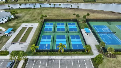 607 Se Mulberry Way Port Saint Lucie FL 34984