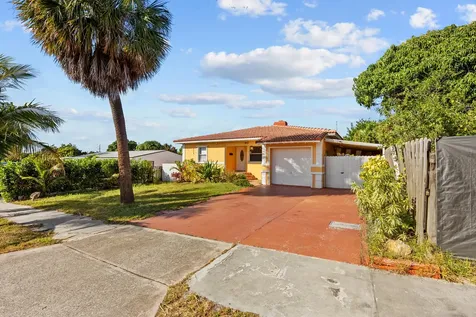 913 Bradley Court West Palm Beach FL 33405