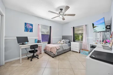 913 Bradley Court West Palm Beach FL 33405