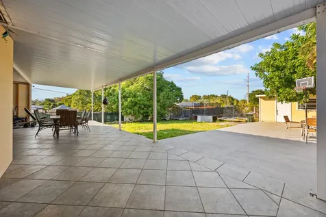 913 Bradley Court West Palm Beach FL 33405