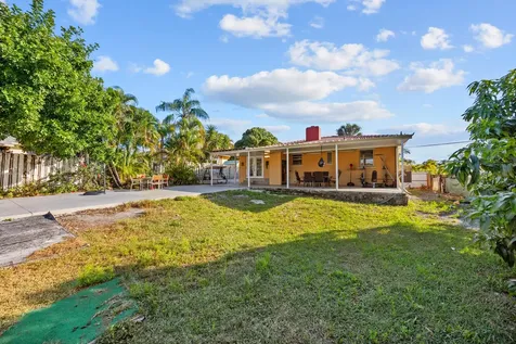 913 Bradley Court West Palm Beach FL 33405