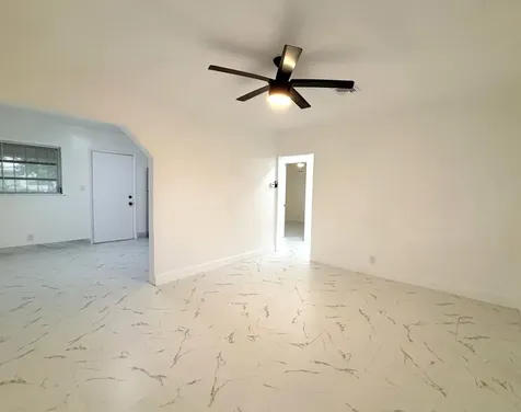 4009 SW 24th Street West Park FL 33023