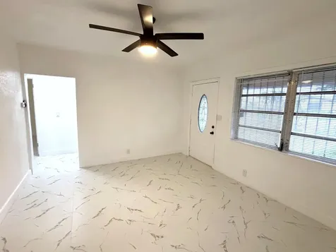 4009 SW 24th Street West Park FL 33023