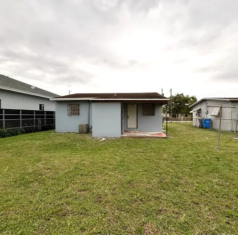 4009 SW 24th Street West Park FL 33023