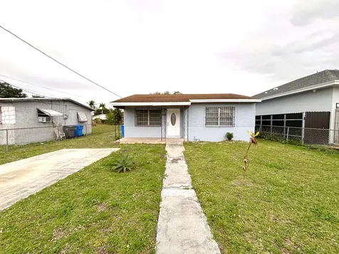 4009 SW 24th Street West Park FL 33023