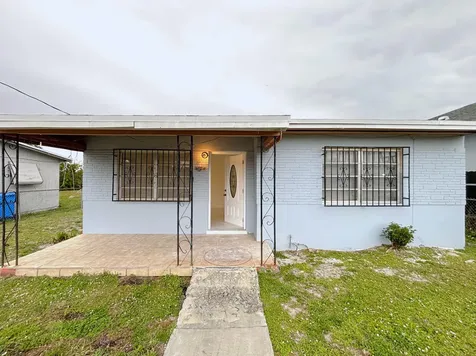 4009 SW 24th Street West Park FL 33023