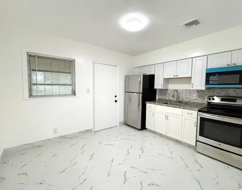 4009 SW 24th Street West Park FL 33023