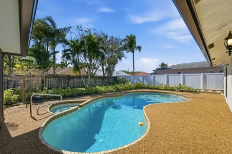 4914 Acorn Drive Boca Raton FL 33487