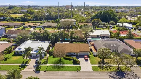 4914 Acorn Drive Boca Raton FL 33487