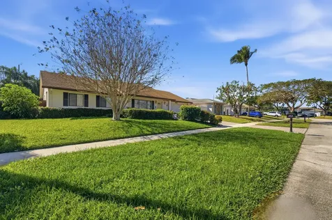 4914 Acorn Drive Boca Raton FL 33487