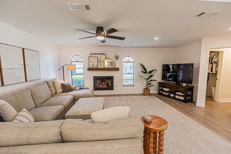 1190 Sw Live Oak Cove Port Saint Lucie FL 34986