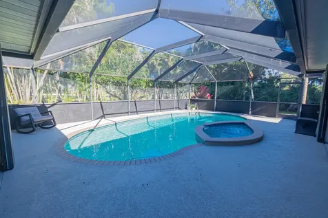 1190 Sw Live Oak Cove Port Saint Lucie FL 34986
