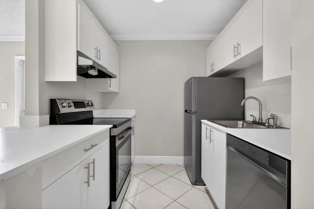 24 Crossings Circle Boynton Beach FL 33435
